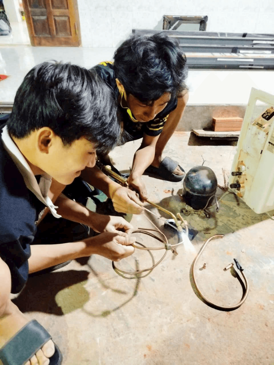 An toàn điện khi làm việc trời mưa: bài học thực tế